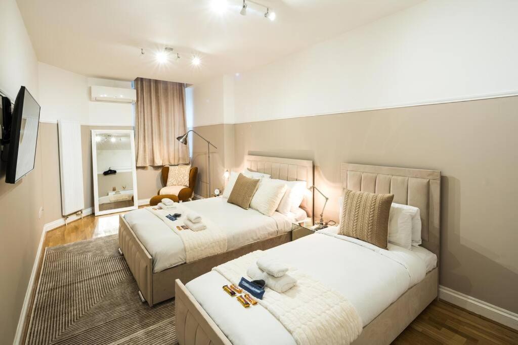 Superb Flat In South Kensington